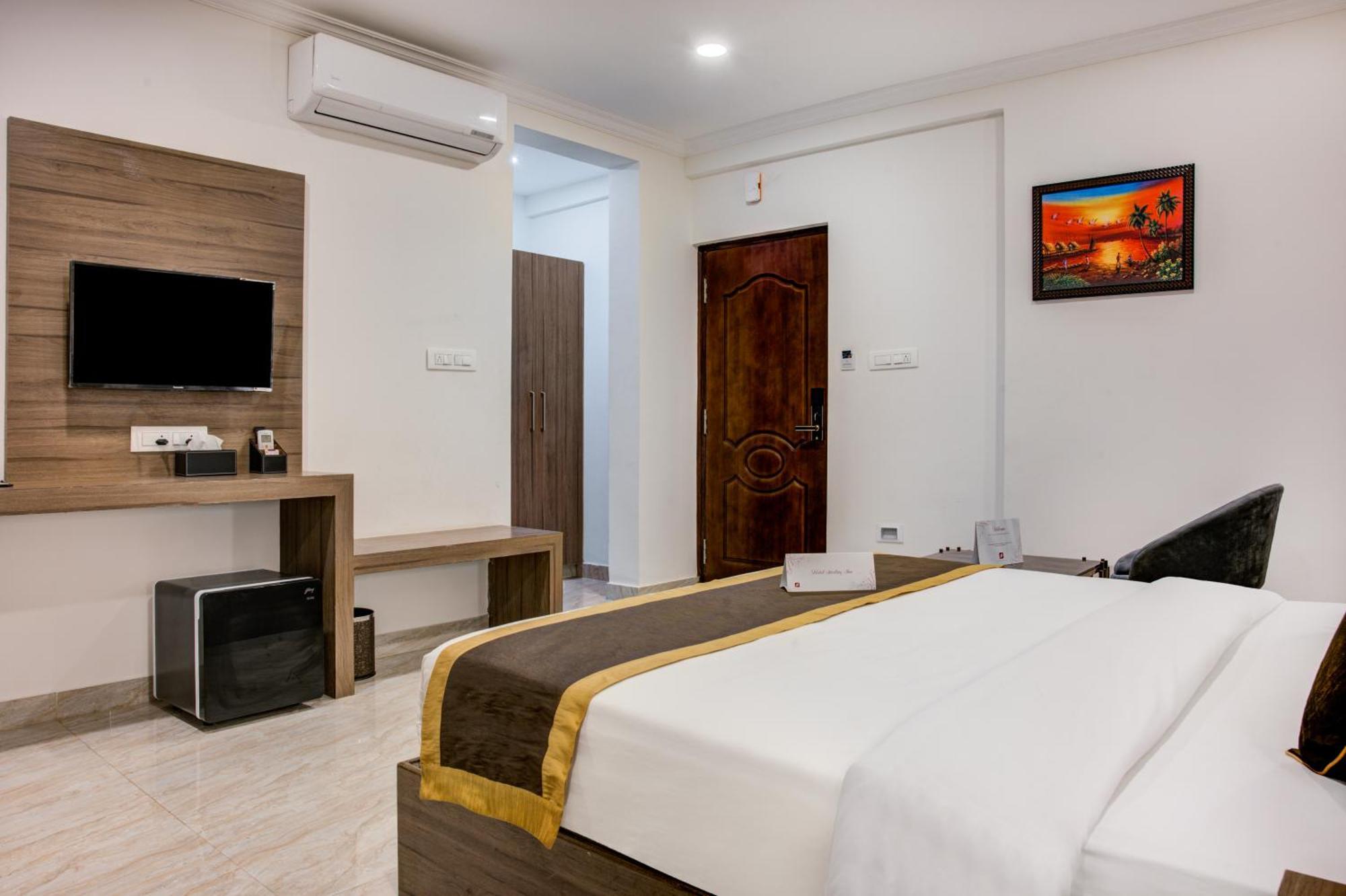 Hotel Sterling Inn Bangalore International Airport Yelahanka Экстерьер фото