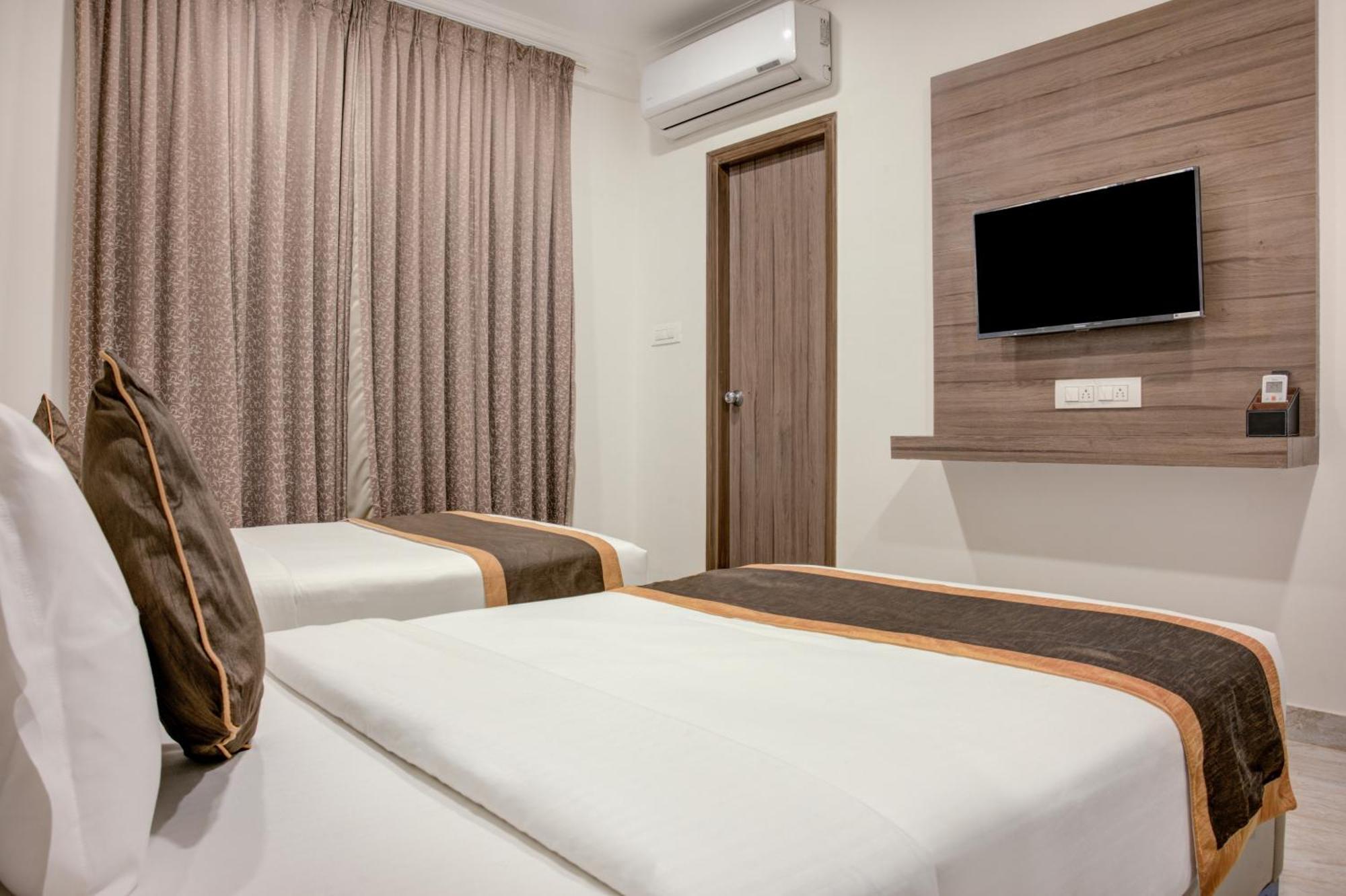 Hotel Sterling Inn Bangalore International Airport Yelahanka Экстерьер фото