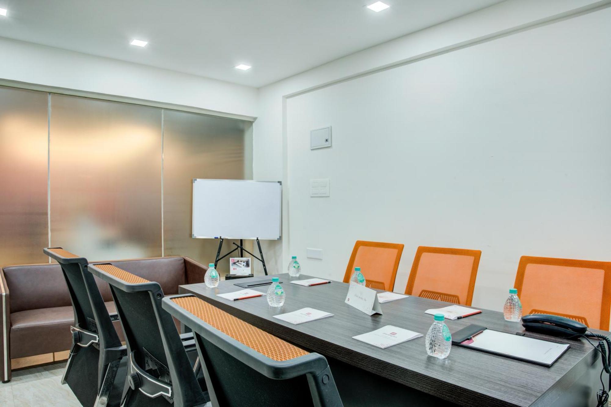 Hotel Sterling Inn Bangalore International Airport Yelahanka Экстерьер фото
